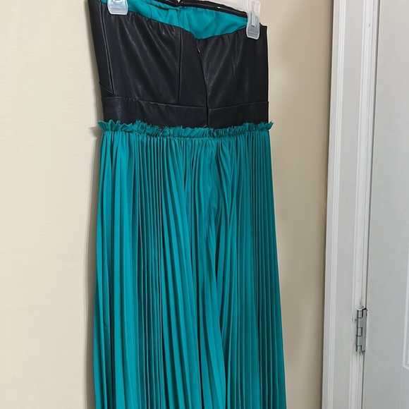 Gorgeous VICI dress! Brand new! Never worn! - Picture 5 of 7